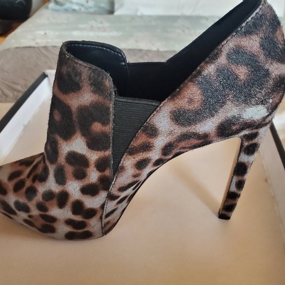 Nine West Leandra Leopard Print Bootie Size 7 - Picture 5 of 8